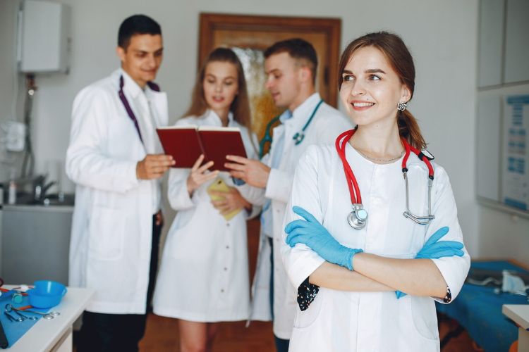 Guide to the Best Hospital Management Colleges in Kolkata